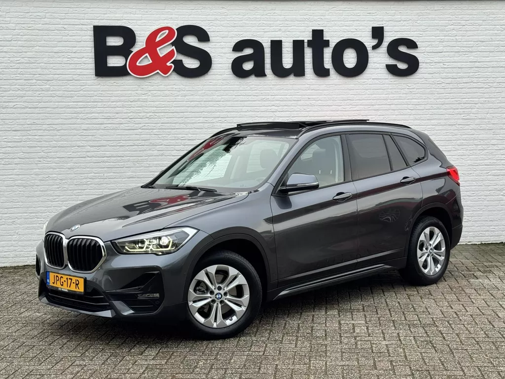 BMW X1 SDrive18i High Executive Cruise Climate control Leer+memory Sfeerverlichting Navigatie Full LED Parkeersensoren