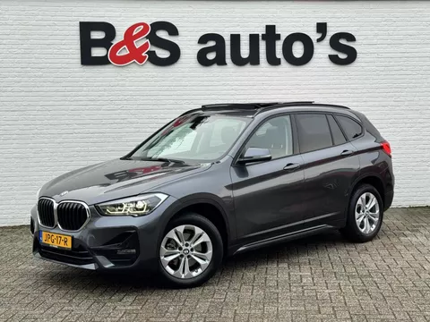 BMW X1 SDrive18i High Executive Cruise Climate control Leer+memory Sfeerverlichting Navigatie Full LED Parkeersensoren