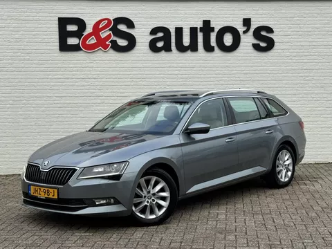 Skoda Superb Combi 1.8 TSI Style Business Automaat Adaptive cruise Climate control Leer/Alcantara Stoelverwarming Apple / Android