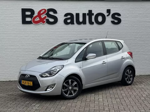 Hyundai IX20 1.6i Go! Automaat Parkeer sensoren Clima Cruise Stuur en stoelverwarming